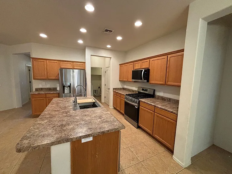 5484 Canteria Ct — Photo 11