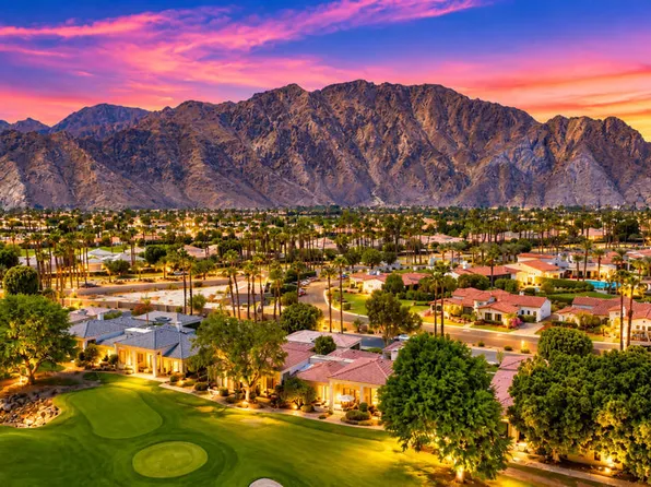 54446 Oaktree, La Quinta, CA 92253