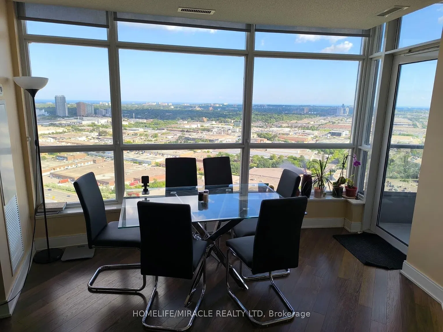 3 bed, $2,850 — Photo 2