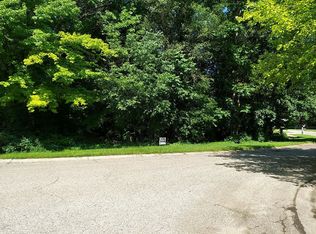 10 Loon Lake Ct #1, Waterford, MI 48328