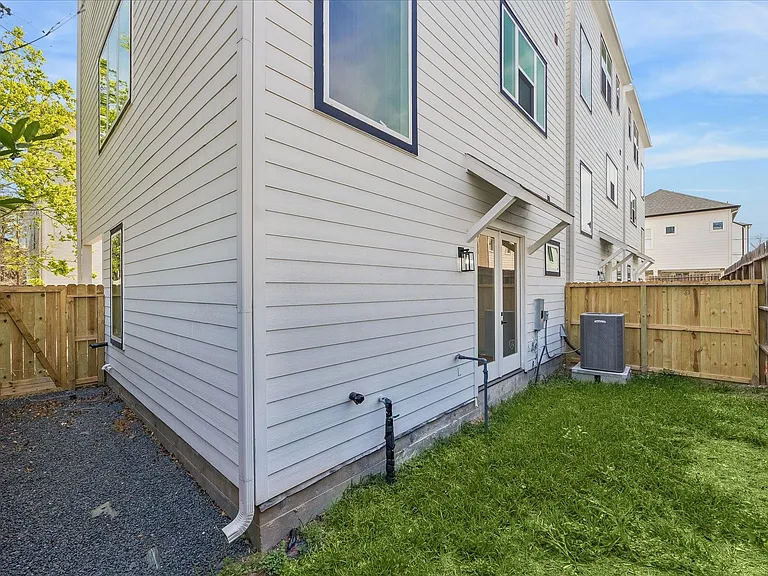 9426 Campbell Rd #A — Photo 16