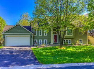 13622 Essex Ct, Eden Prairie, MN 55347