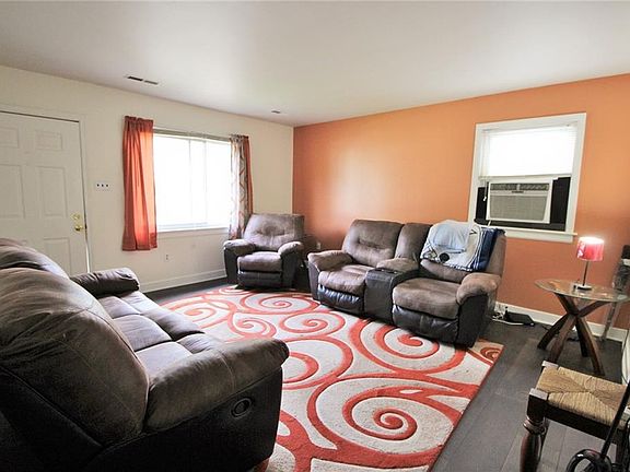 3rd image of 213 Carlstone Dr