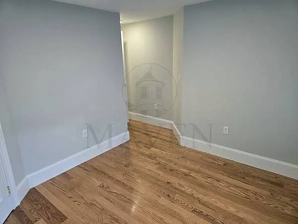 60 Hawthorne St #2 — Photo 3