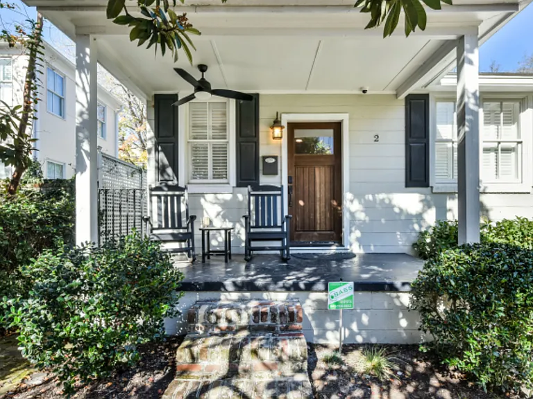 2 Harlem Ct — Photo 2