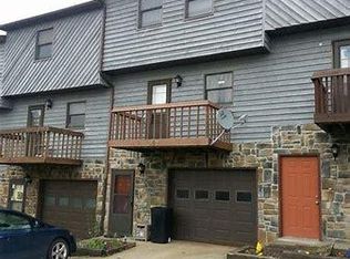 408 Cedarstone Rd, Morgantown, WV 26505