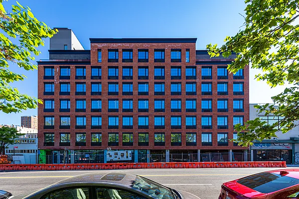 Rented by Nooklyn NYC LLC | media 32