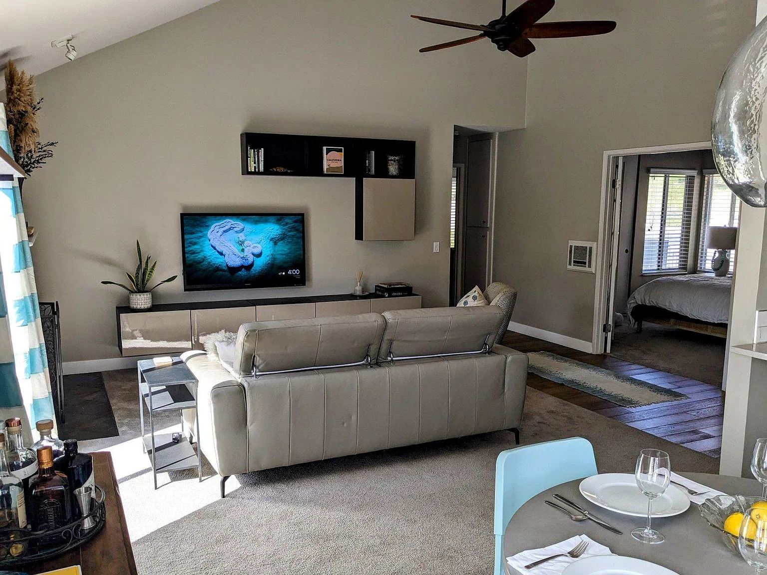 3 bed, 1242 sqft, $5,700 — Photo 3