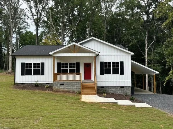 605 Kendall St, Eden, NC 27288