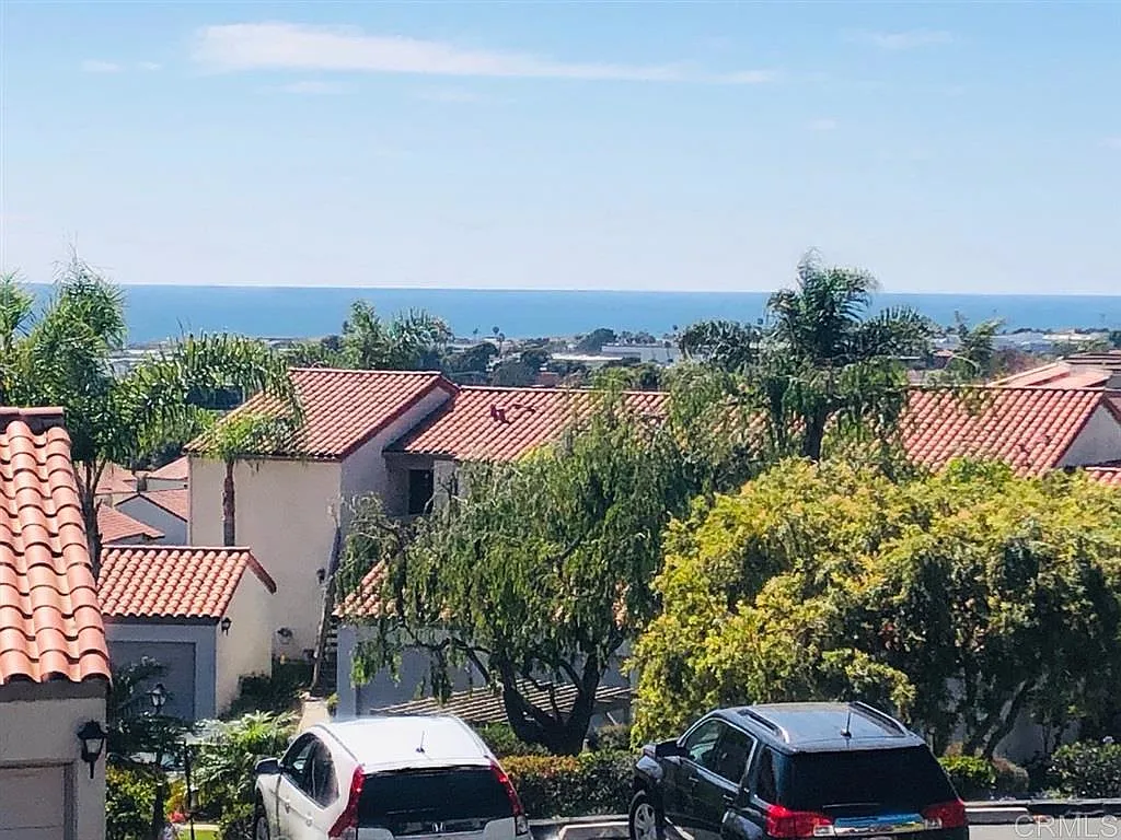 2 bed, 2.0 bath, 959 sqft, $4,500 — Photo 4