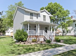 1712 Hamilton St SW, Cedar Rapids, IA 52404