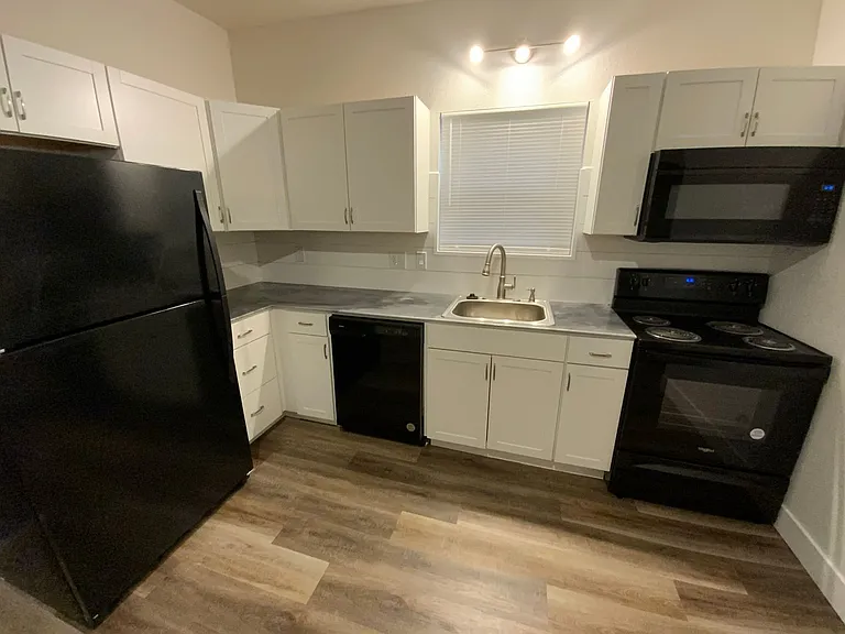1104 Coats St — Photo 18