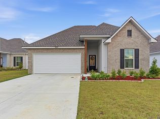 32650 Flower Tree Ct, Walker, LA 70785