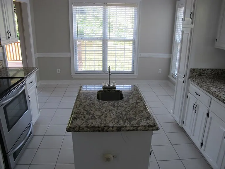 716 Crown Point Ct — Photo 8