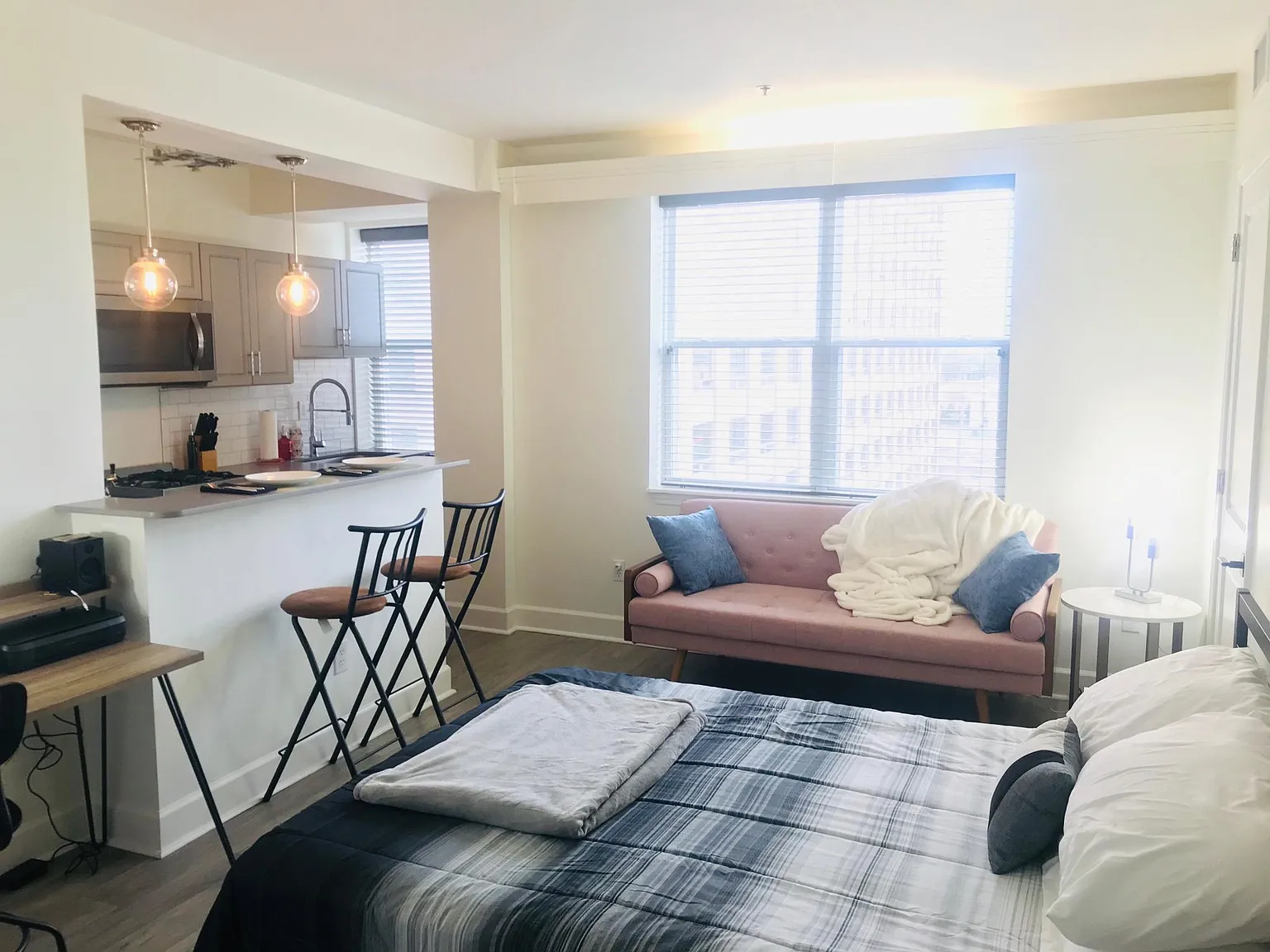 Studio, 414 sqft, $850 — Photo 3