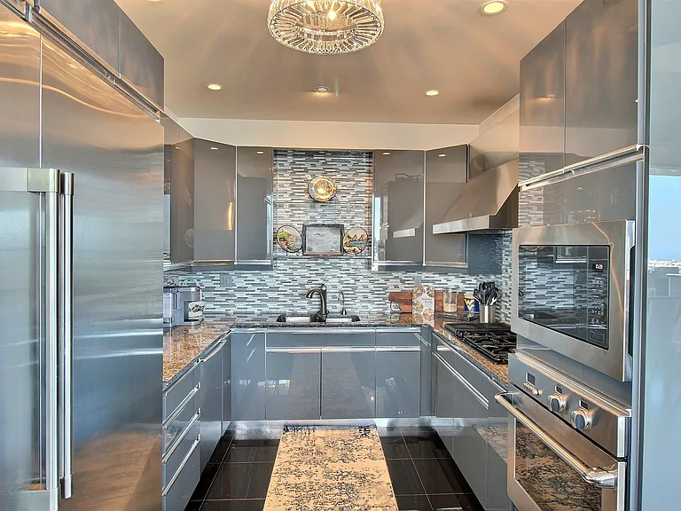 701 W Lakeside Ave #Penthouse 1301 — Photo 10