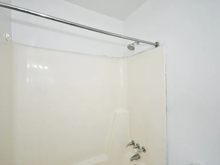 105 Ella St — Photo 18