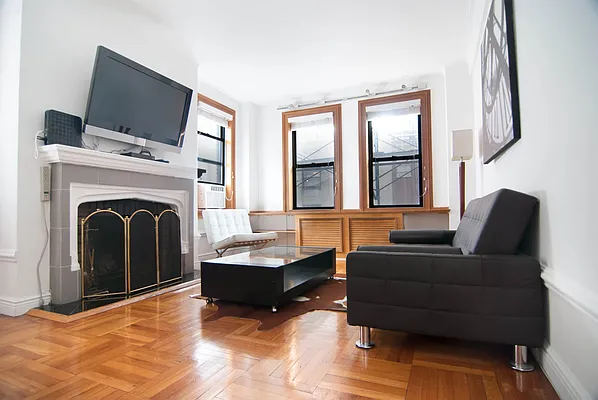 Rented by WAM Partners - William Moses Co. | media 27