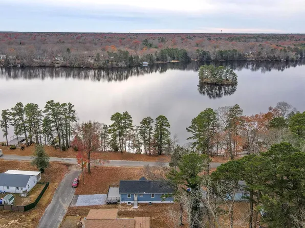 314 SE Lakeshore Dr, Millville, NJ 08332