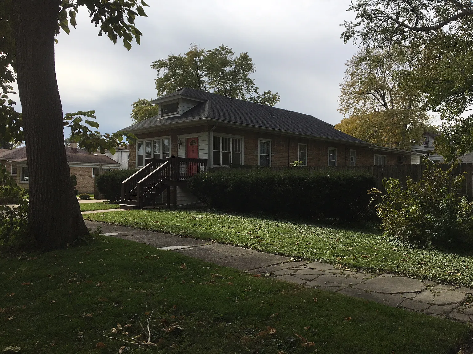 622 Linden Ave photo 1