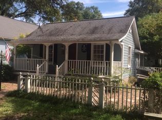 408 E Moore St, Southport, NC 28461