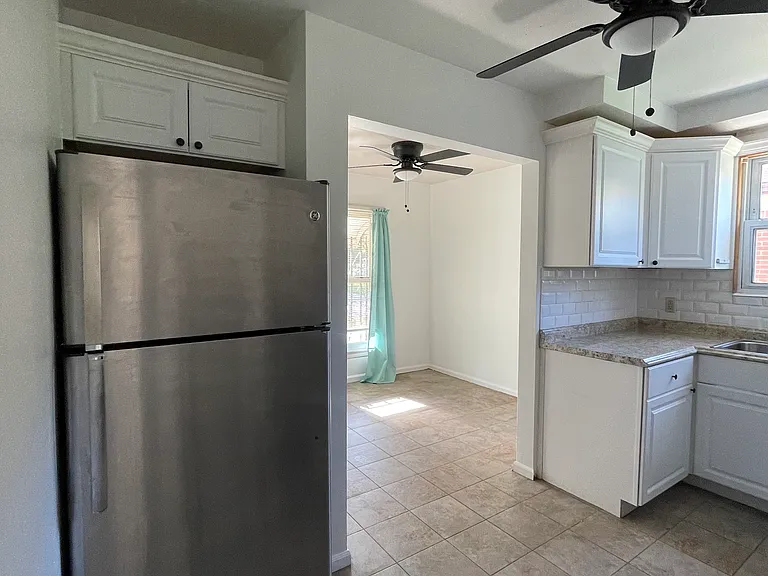 20807 Reimanville Ave — Photo 12