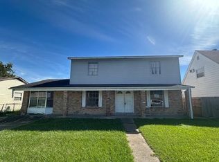 633 E Marlin Ct, Gretna, LA 70056