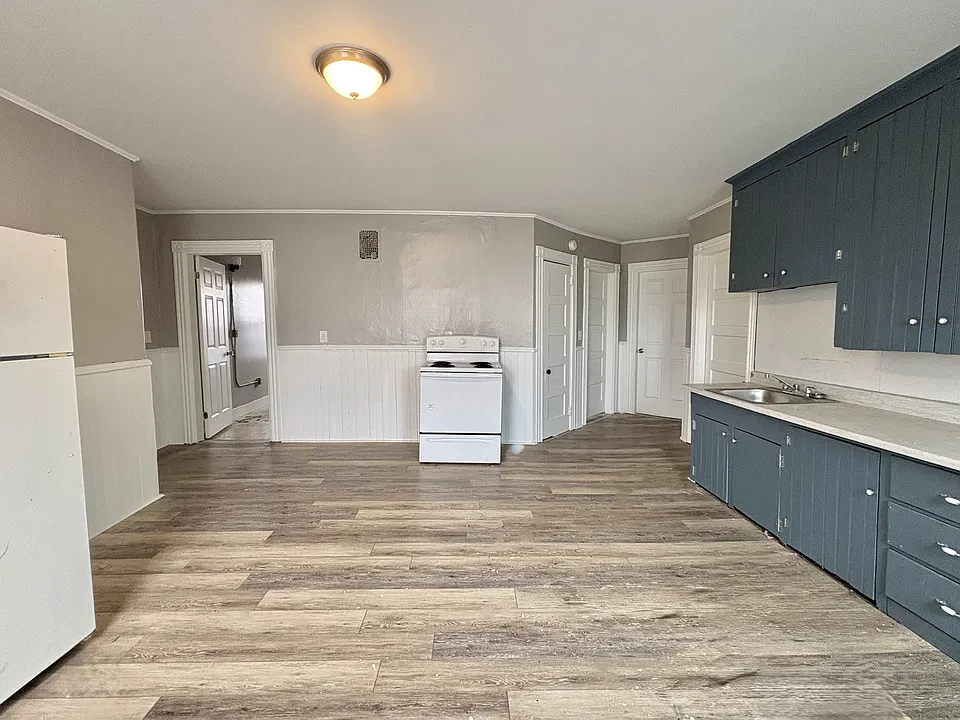 79 Birch St #4