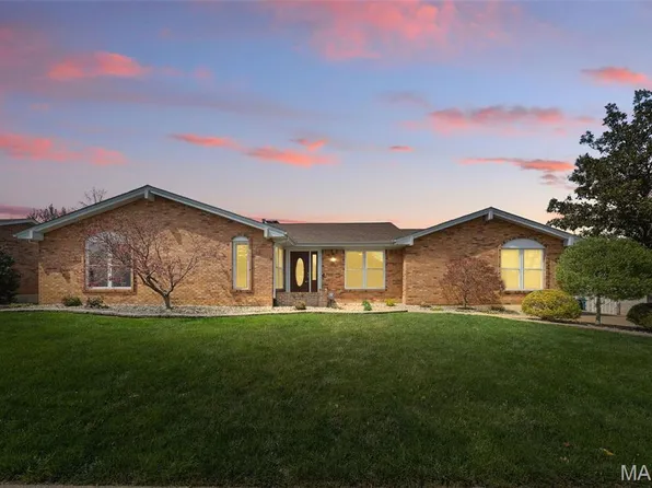 5411 Chatfield Dr, Saint Louis, MO 63129
