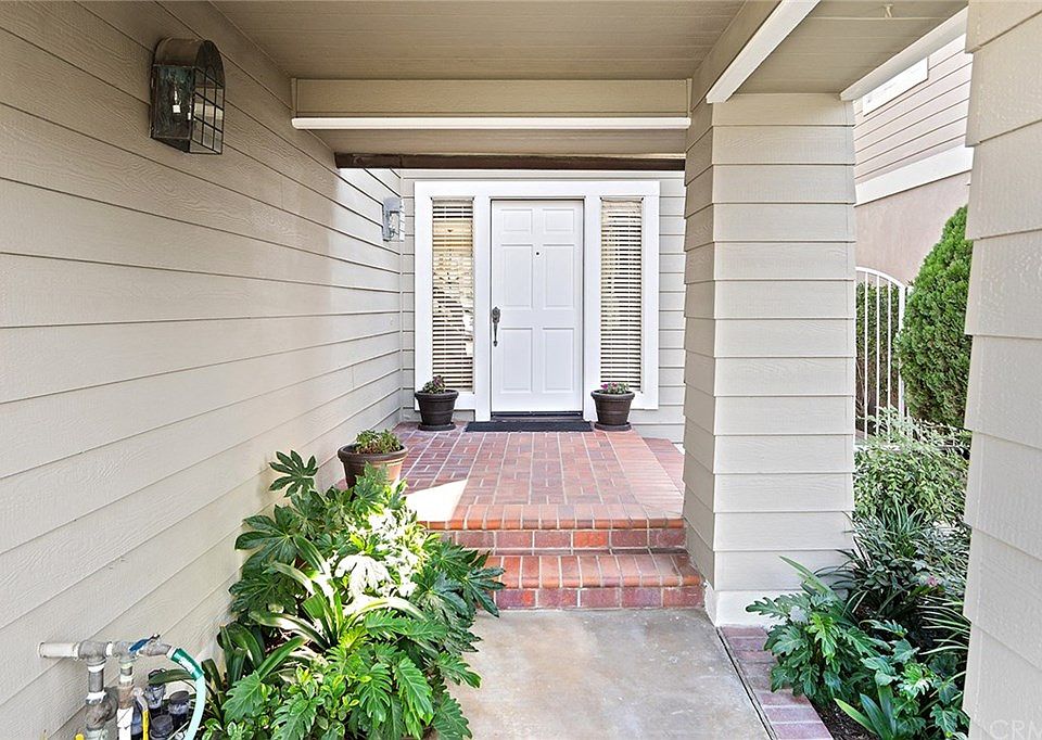 1st image of 56 Oakcliff Dr