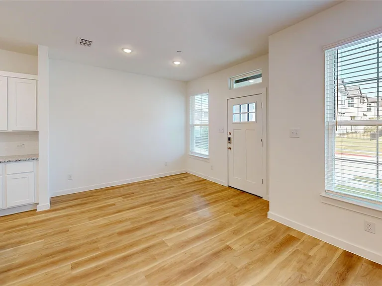 2916 Elle Dr — Photo 39