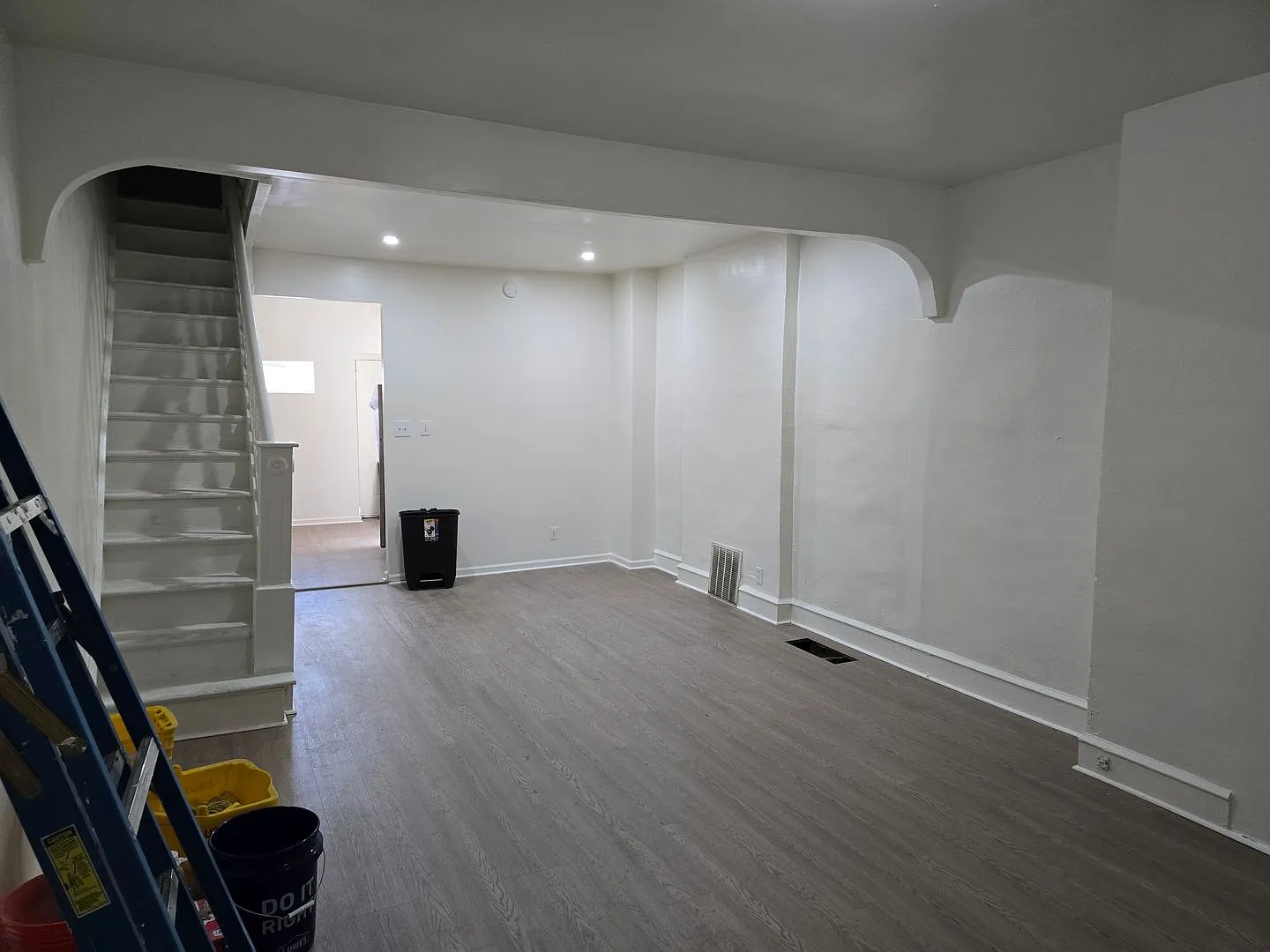Newly rehabbed 3 bedroom — Photo 2