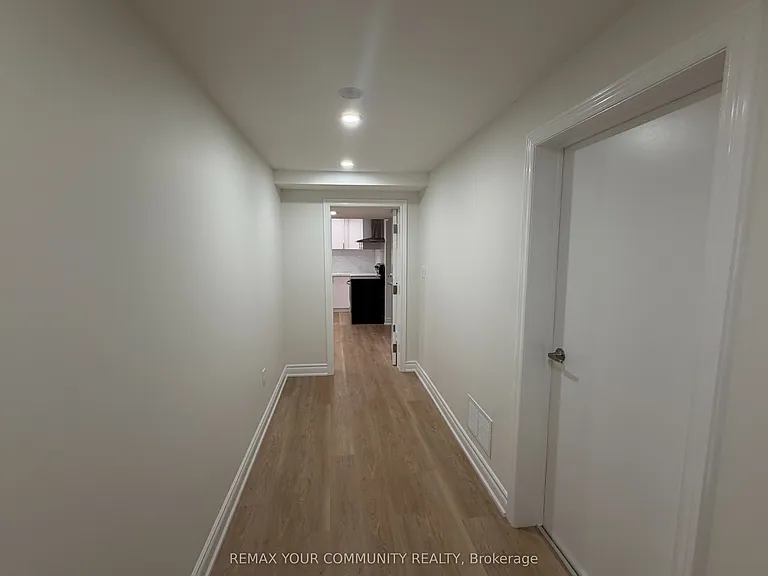 414 Wycliffe Ave — Photo 5