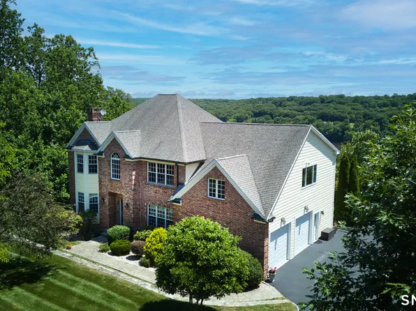 4 Nature Lane, Shelton, CT 06484