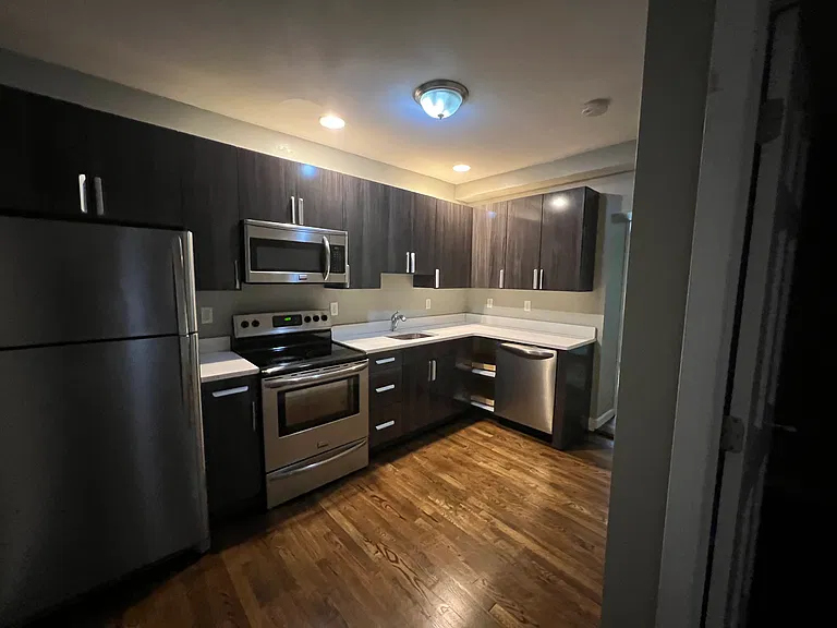 4 Michelangelo St #2 — Photo 24