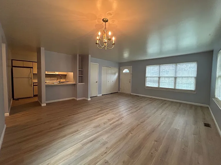 27 Martine Ct #2 — Photo 5