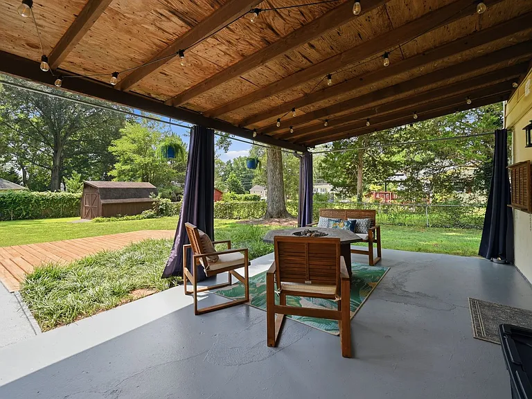 6426 Carriage Dr — Photo 41