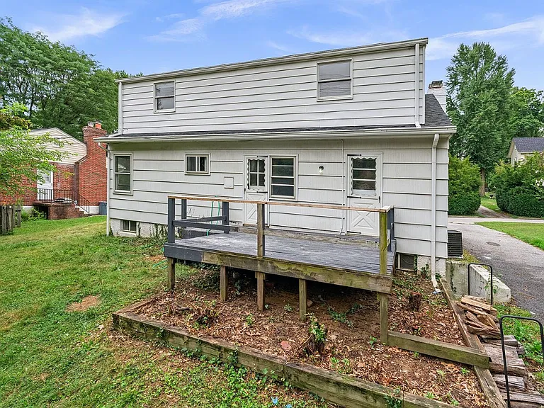 577 Brook Rd — Photo 23