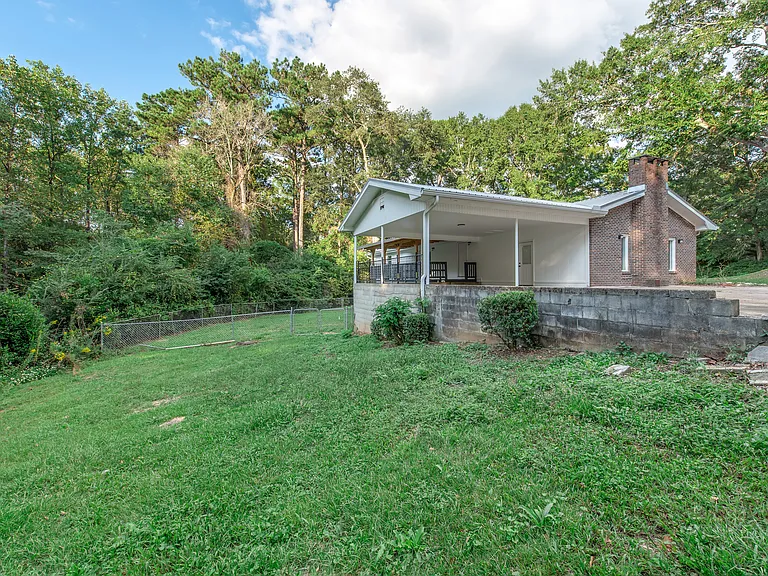 105 Windcreek Ln — Photo 6