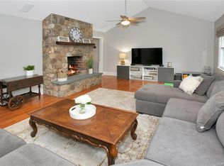 7 Kavey Ln, Armonk, NY 10504