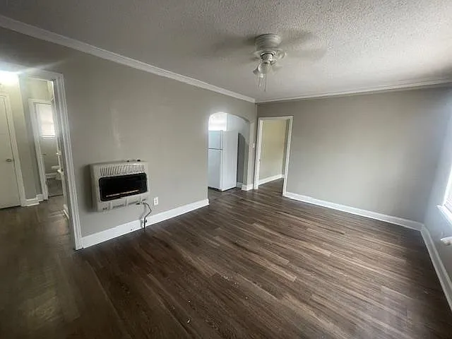 1249 Maria St — Photo 4