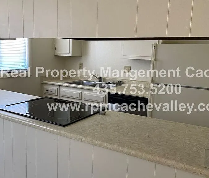 271 Riverbend Rd #7 — Photo 5