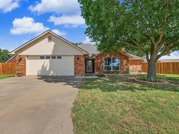 202 Daniel Ct, Collinsville, TX 76233