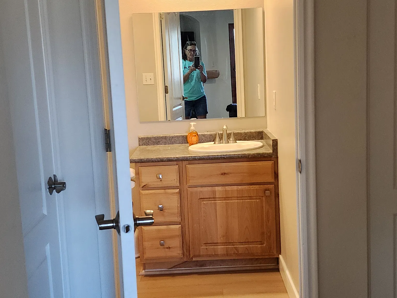 2 bed, 1075 sqft, $2,100 — Photo 4