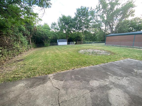 3rd image of 5642 E 22nd St