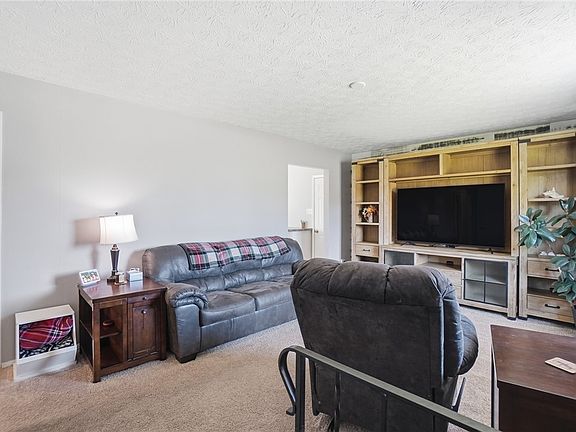 4th image of 1000 Langdale Ave