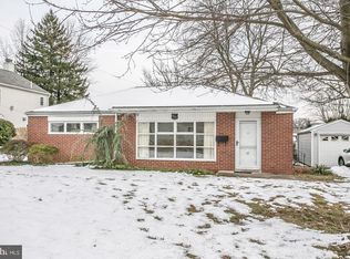 12 Hilltop Rd, Plymouth Meeting, PA 19462