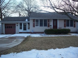 230 E Crestwood St, Morton, IL