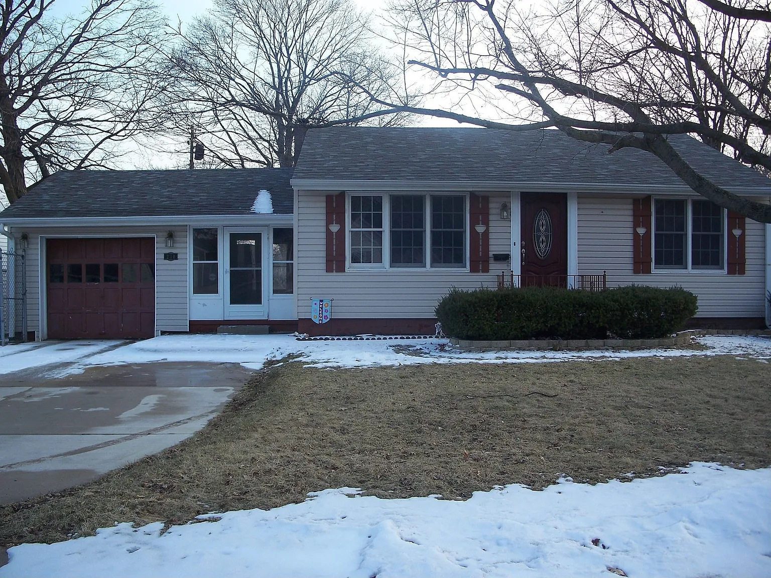 230 E Crestwood St photo 1