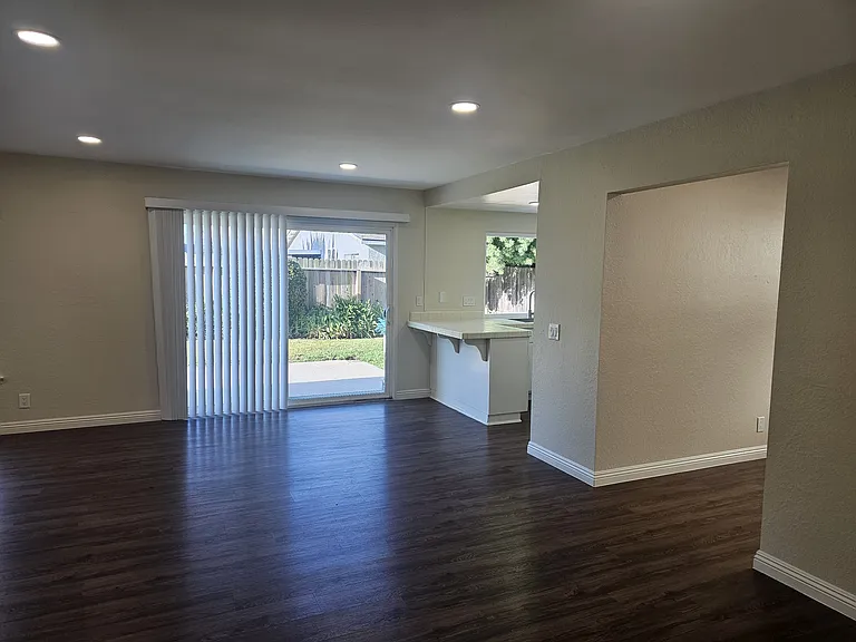 3410 Via Marina Ave — Photo 3